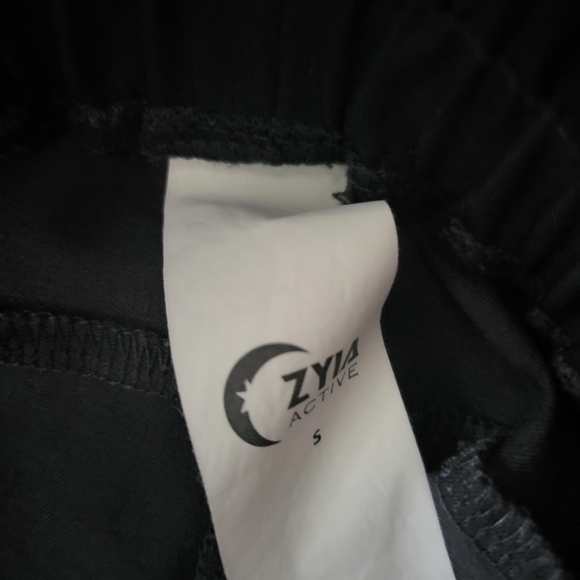 Zyia Black Perfection Jogger - Picture 2 of 6